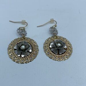 VTG two tone gold & silvertone tone with rose dangle drop earrings